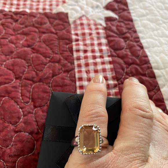 Woman’s ring - Picture 5 of 5